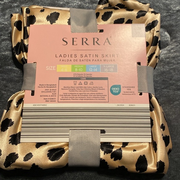 3/$20 Ladies Satin skirt - Picture 2 of 5